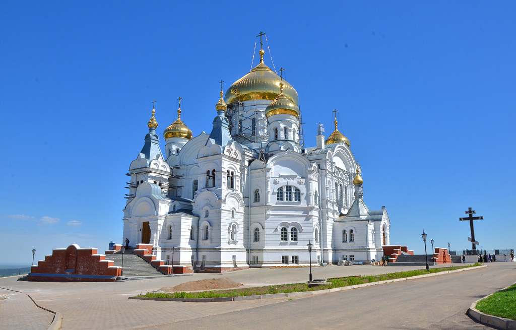 Белогорский Свято-Николаевский православно-миссионерский мужской монастырь (Пермский край, дер. Белая гора)