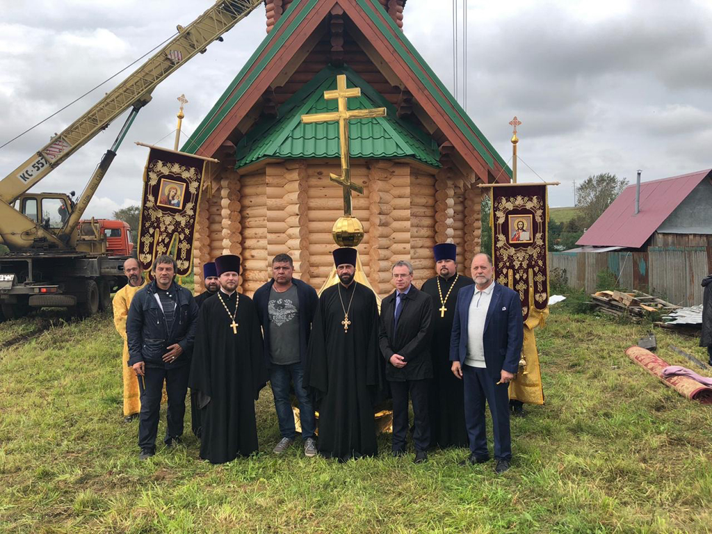 Освящение купола для нового храма в деревне Чуваки