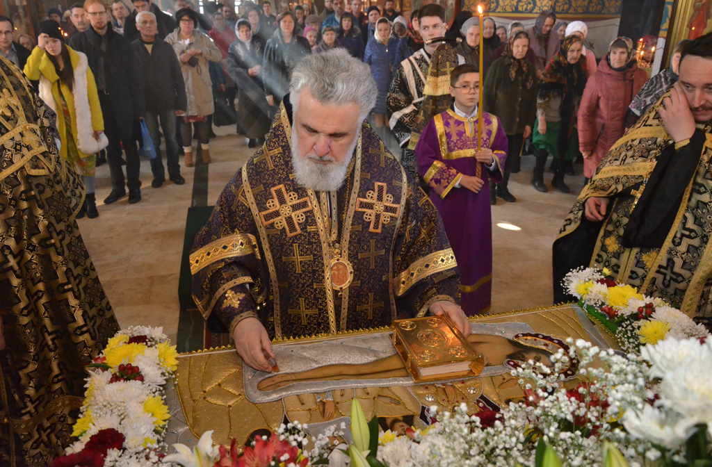 Архиерейские богослужения Страстной Пятницы