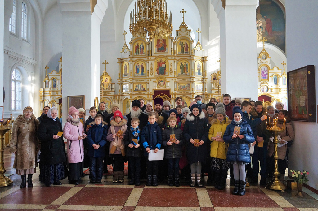Воспитанники церковно-приходских школ Пермской епархии почтили память Пермских святых