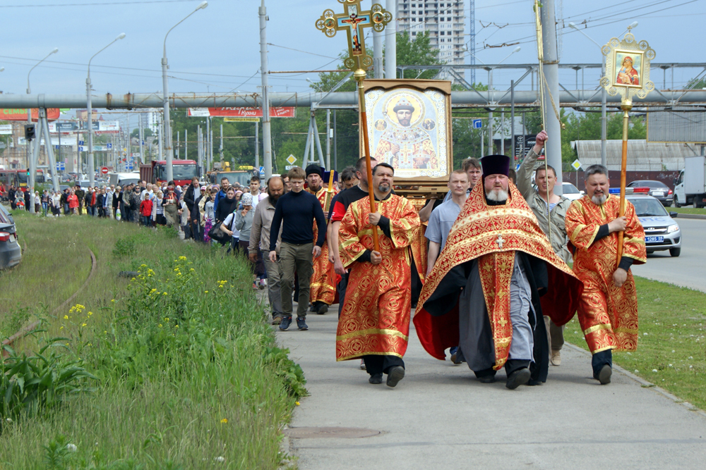 Состоялся крестный ход, посвященный 100-летию со дня мученической кончины архиепископа Андроника (Никольского)